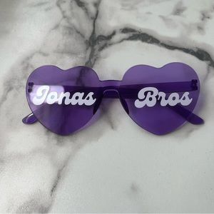 Jonas brothers sunglasses, Jonas brothers tour
